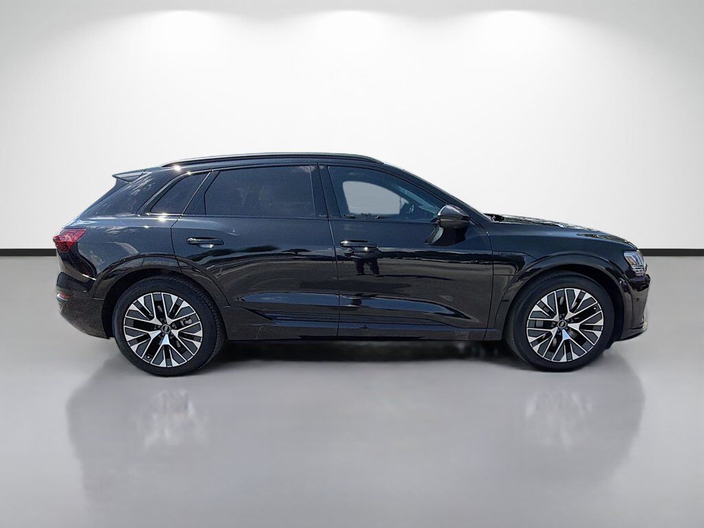 2024 Audi Q8