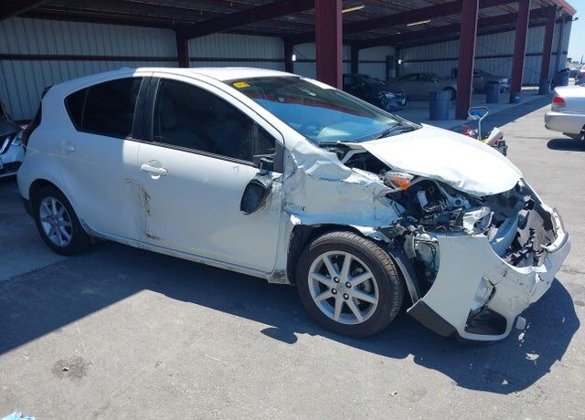 2017 TOYOTA Prius