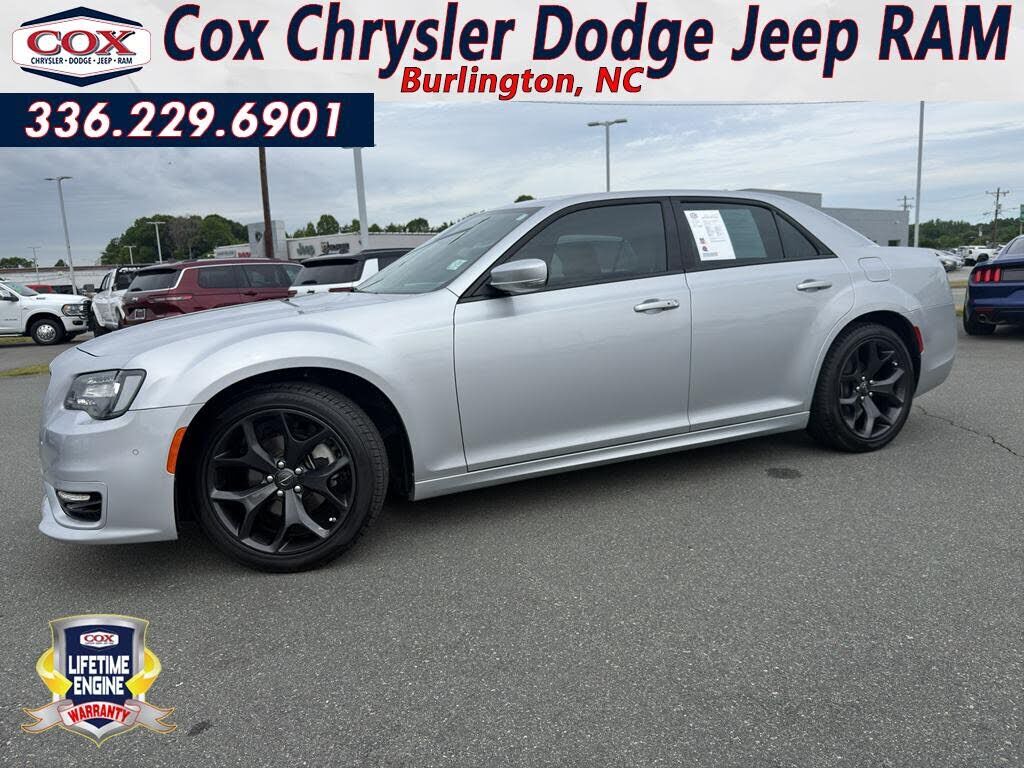 2022 CHRYSLER 300
