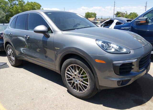 2015 PORSCHE Cayenne