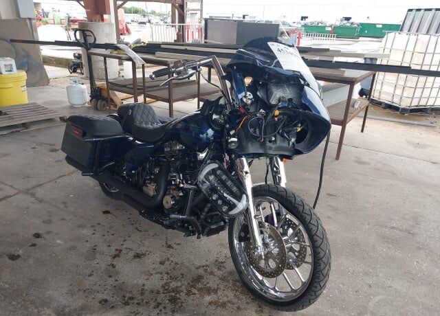 2013 HARLEY DAVIDSON Road Glide Custom