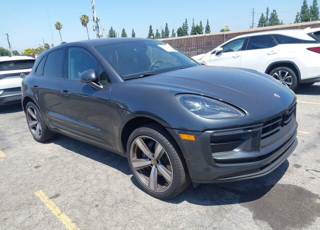2023 PORSCHE Macan