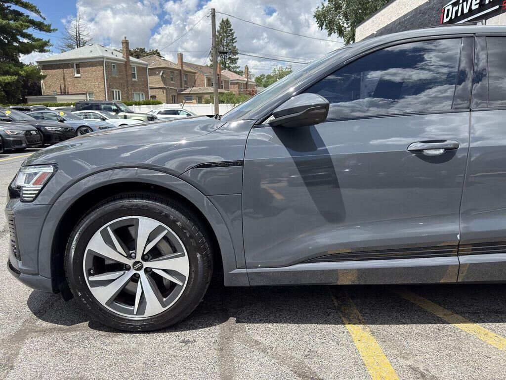 2024 Audi Q8