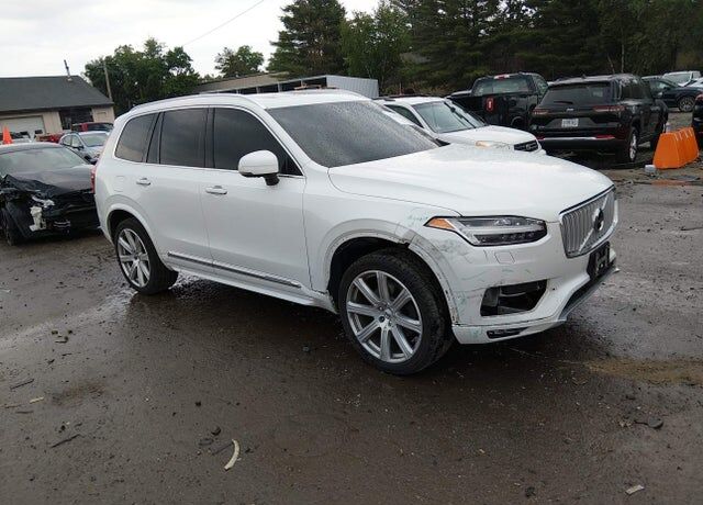 2016 VOLVO XC90