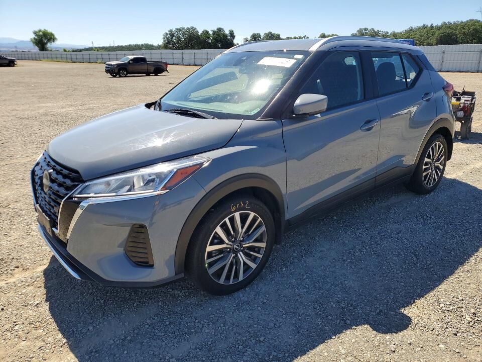 2022 NISSAN Kicks