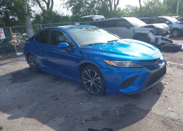 2020 TOYOTA Camry