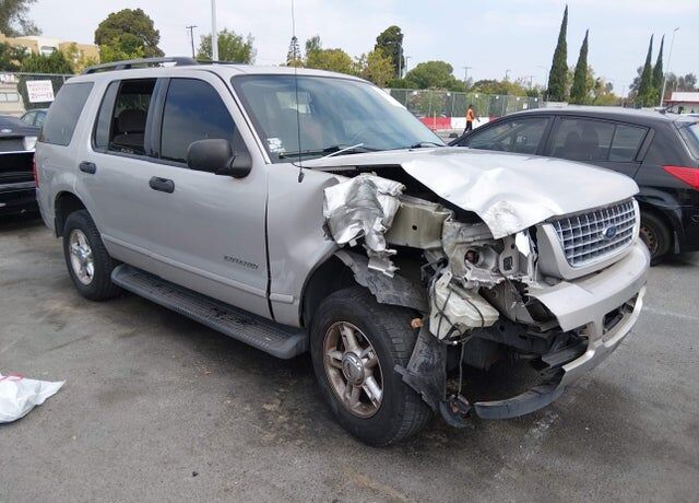 2004 FORD Explorer