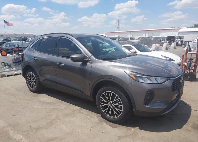 2024 FORD Escape
