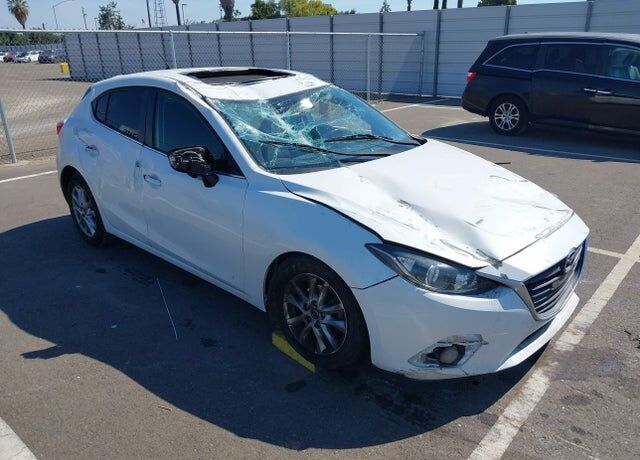 2016 MAZDA Mazda3