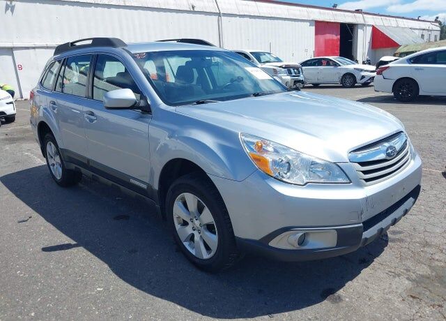 2012 SUBARU Outback