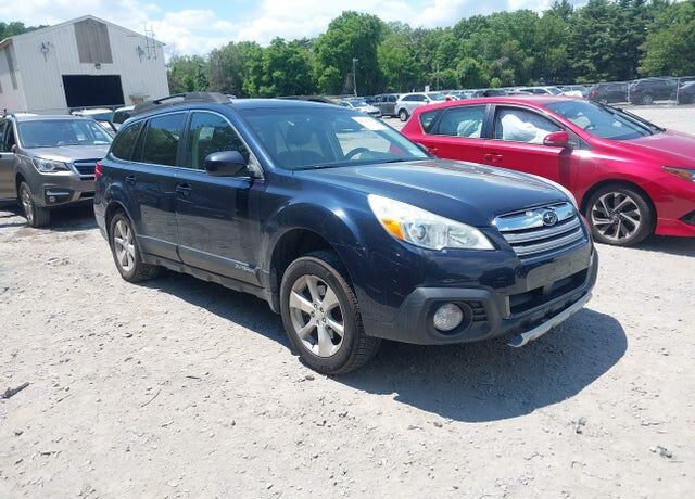 2013 SUBARU Outback