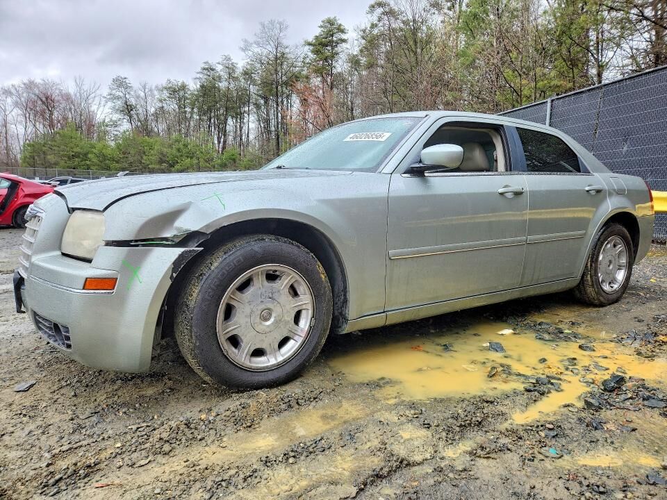2005 CHRYSLER 300
