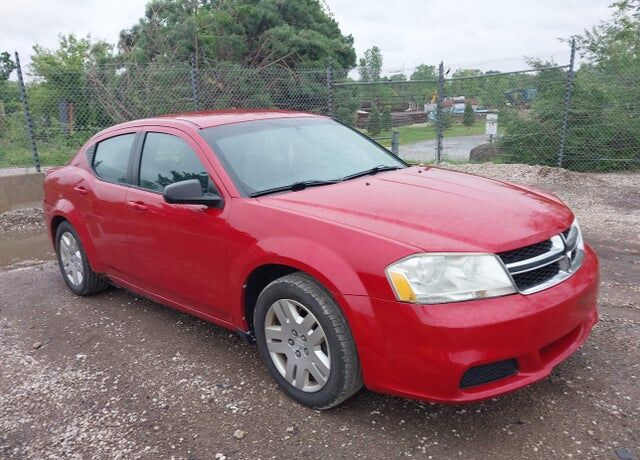 2013 DODGE Avenger