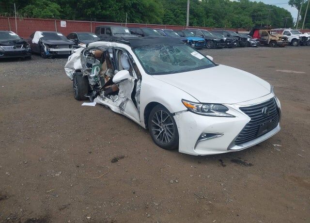 2018 LEXUS ES