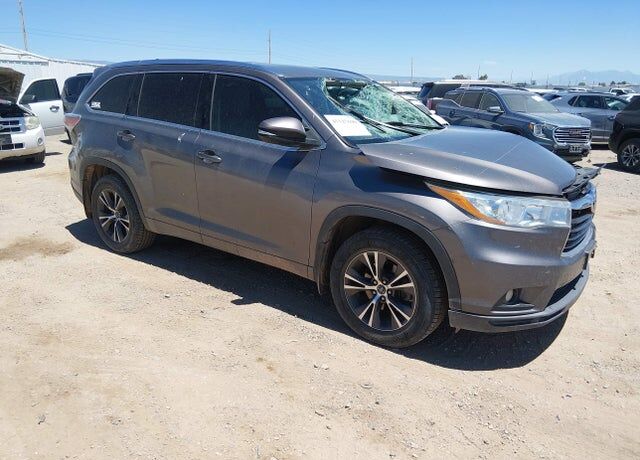 2016 TOYOTA Highlander