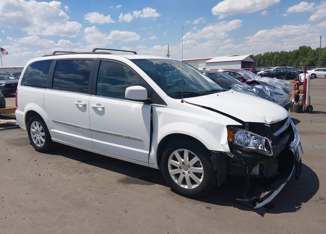 2015 CHRYSLER Town and Country