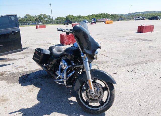 2013 HARLEY DAVIDSON Street Glide