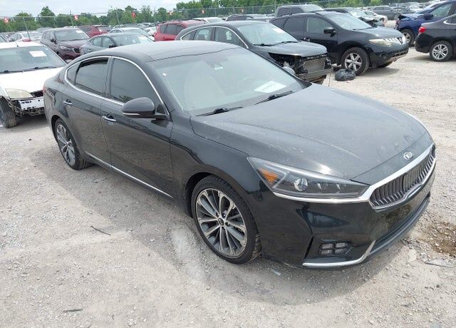 2017 KIA Cadenza