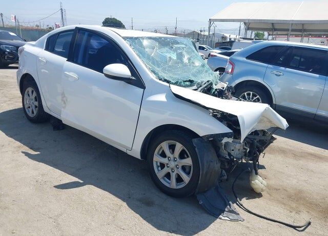 2010 MAZDA Mazda3