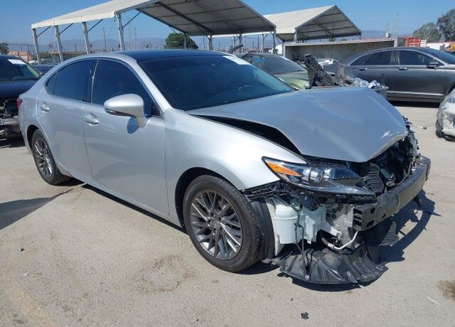 2018 LEXUS ES