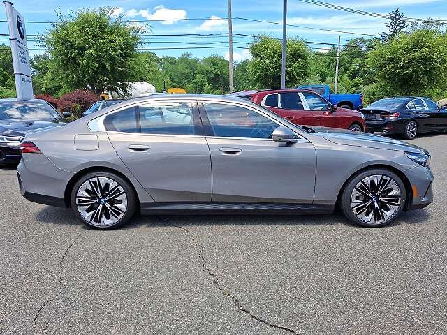 2025 BMW i5