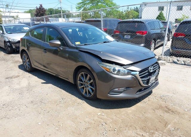 2018 MAZDA Mazda3