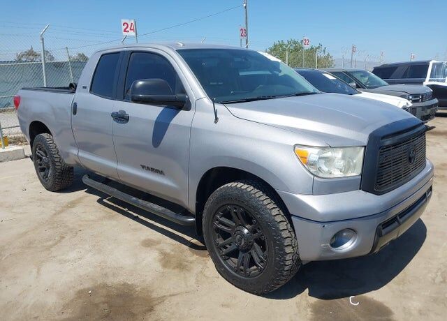 2012 TOYOTA Tundra