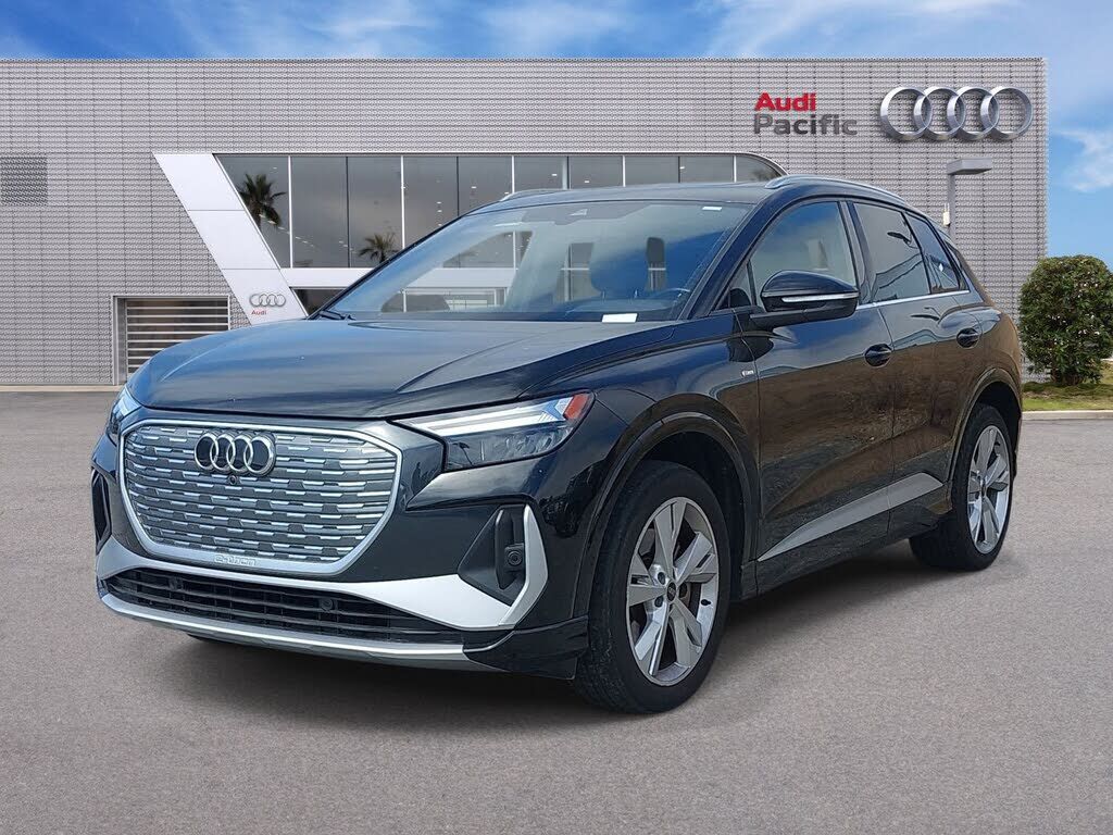 2023 AUDI Q4