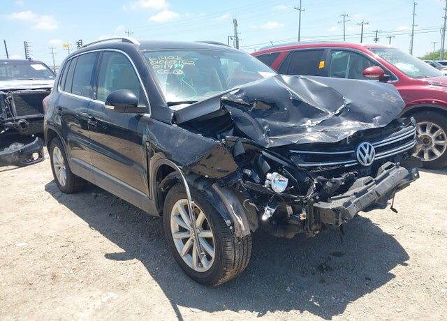 2017 VOLKSWAGEN Tiguan