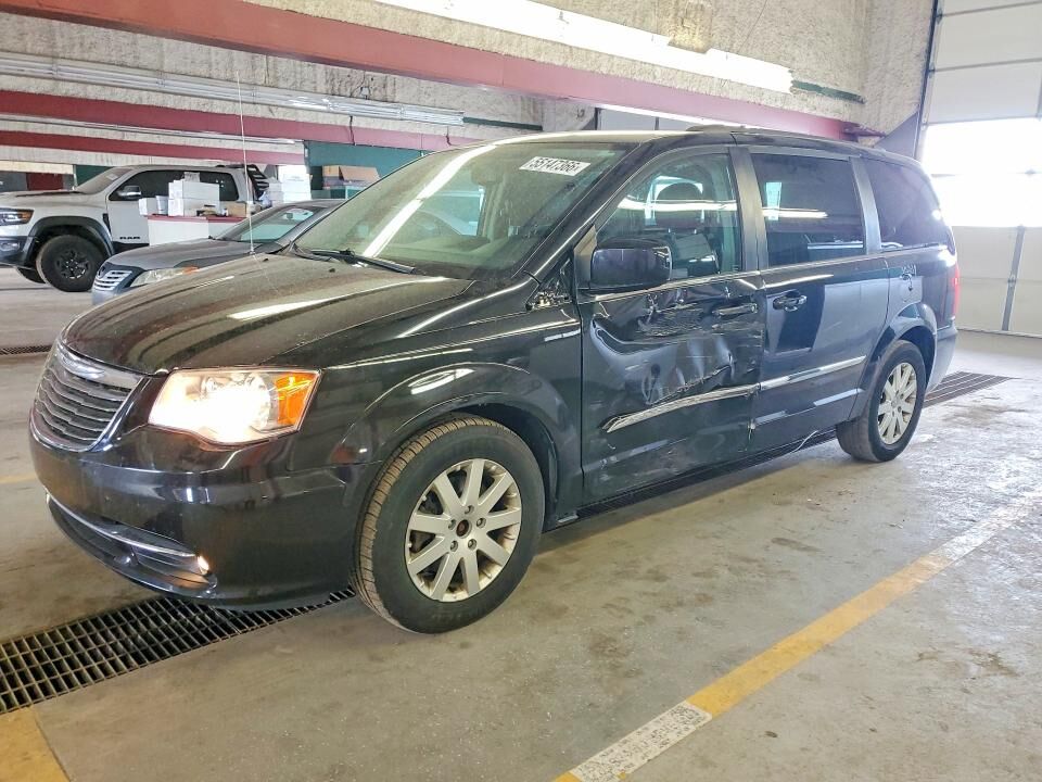 2016 CHRYSLER Town and Country