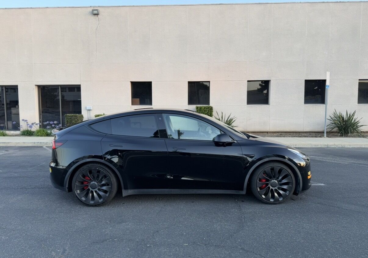 2022 TESLA Model Y