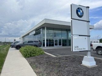 2027 BMW X7