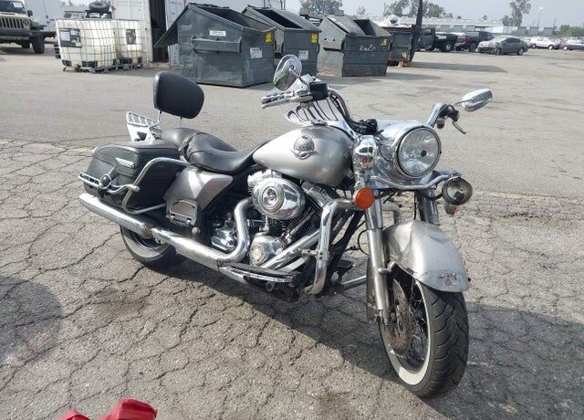 2009 HARLEY DAVIDSON FLHRC / Road King Classic