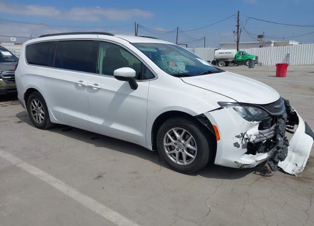 2020 CHRYSLER Voyager