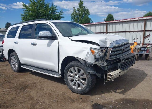 2013 TOYOTA Sequoia