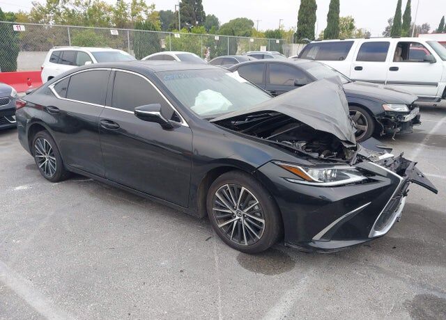 2024 LEXUS ES