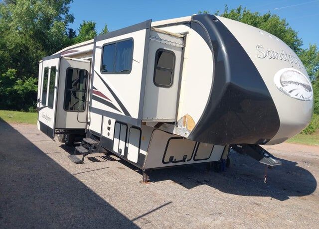 2016 FOREST RIVER Sandpiper Towables