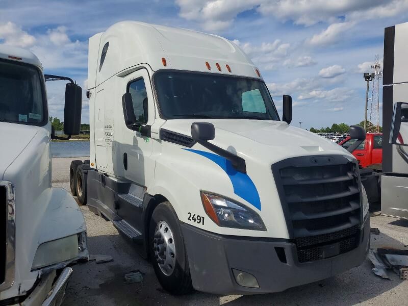 2020 FREIGHTLINER New Cascadia 126" Sleepercab