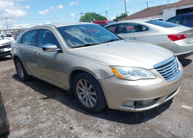 2014 CHRYSLER 200