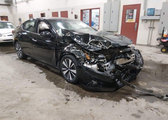2022 NISSAN Altima