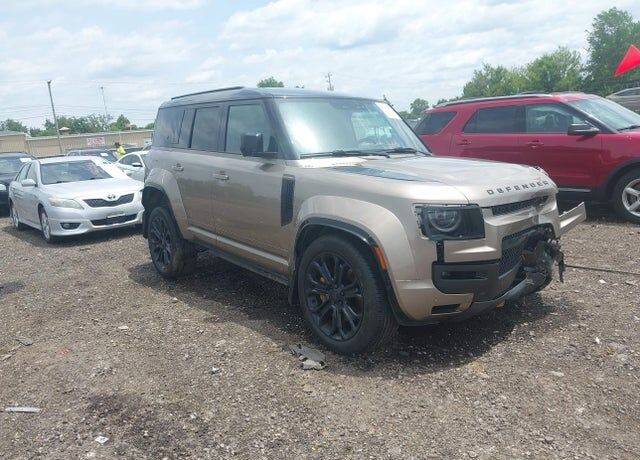 2026 LAND ROVER Defender