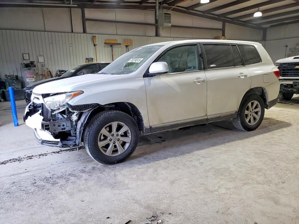 2013 TOYOTA Highlander