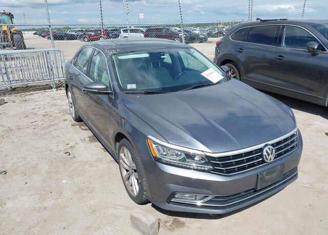 2017 VOLKSWAGEN Passat