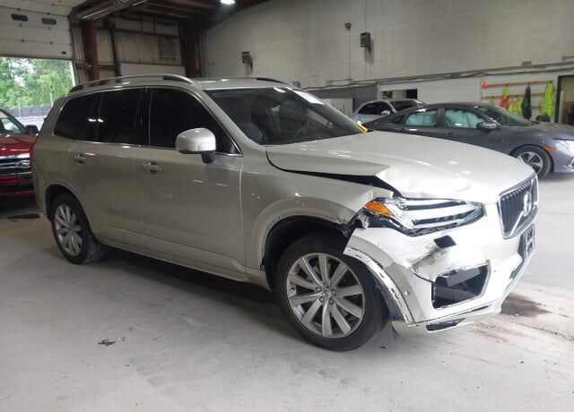 2017 VOLVO XC90