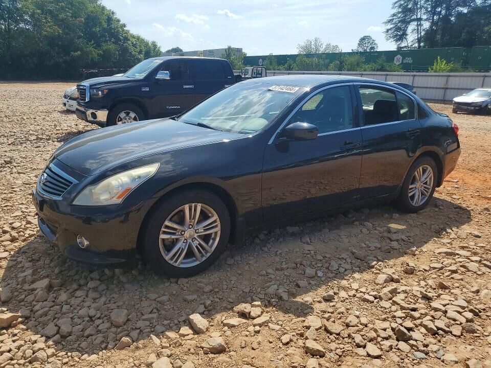2013 INFINITI G37