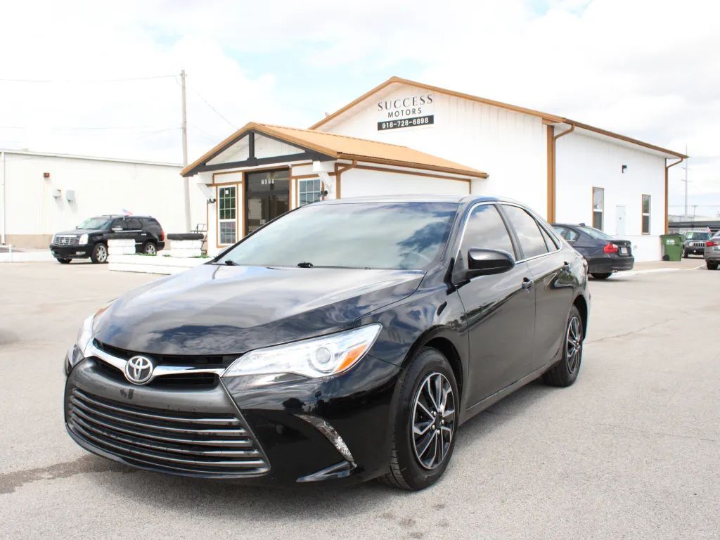 2015 TOYOTA Camry