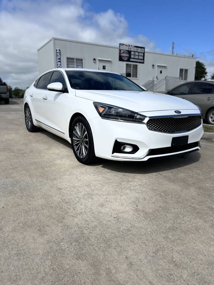 2019 KIA Cadenza