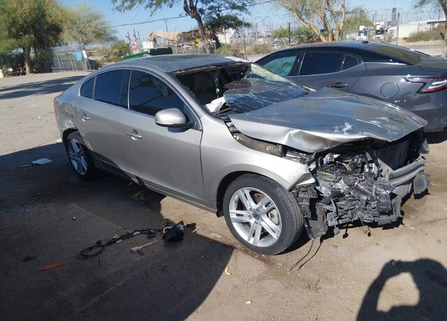 2015 VOLVO S60