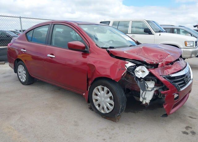 2016 NISSAN Versa