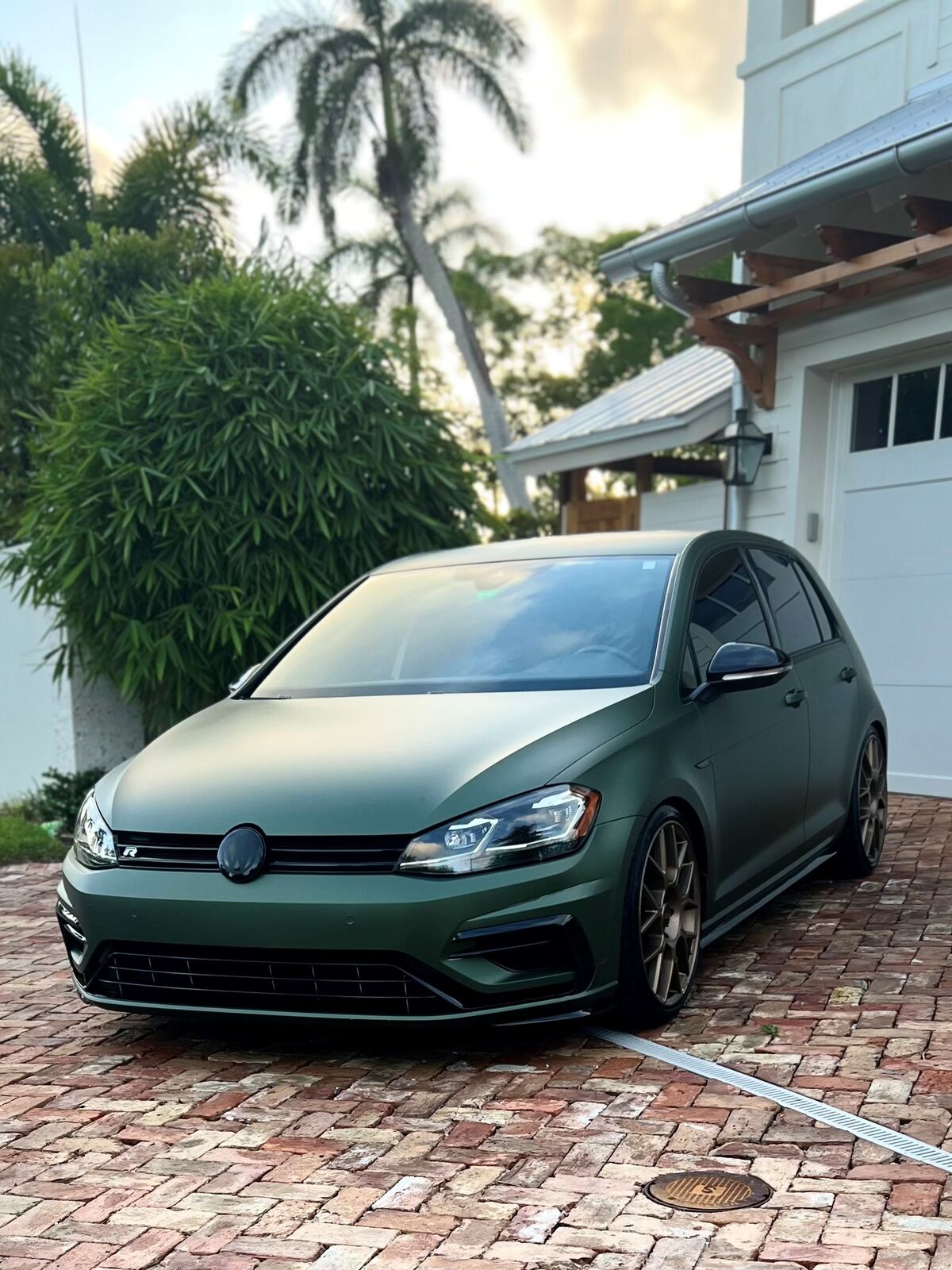 2018 VOLKSWAGEN Golf R